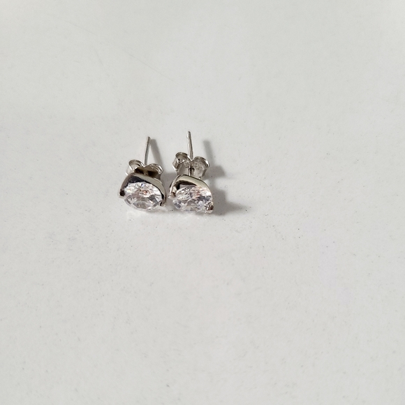 Fashion Sterling Silver Stud Earring - Picture 2 of 4